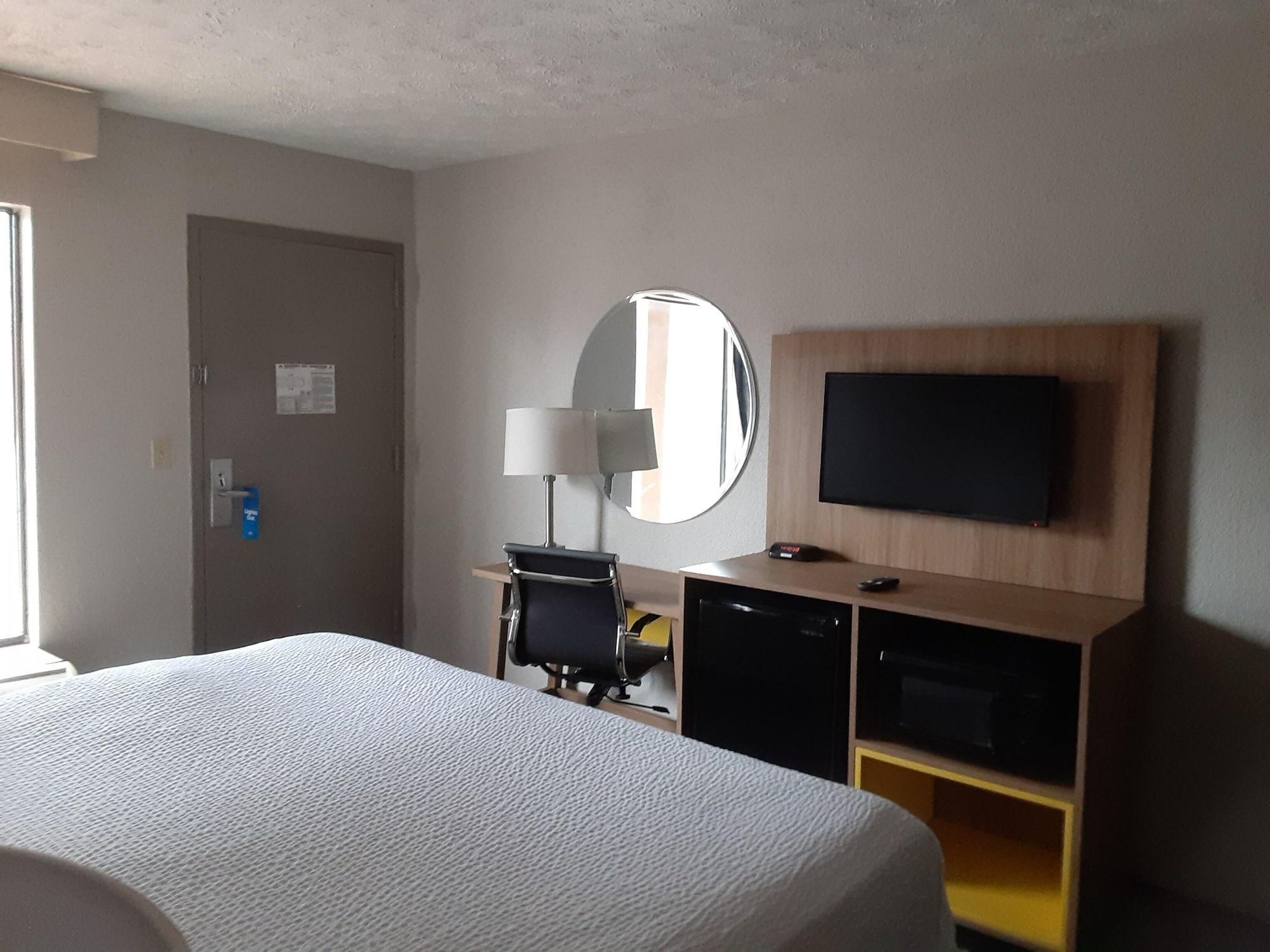 Days Inn By Wyndham Куквилл Экстерьер фото
