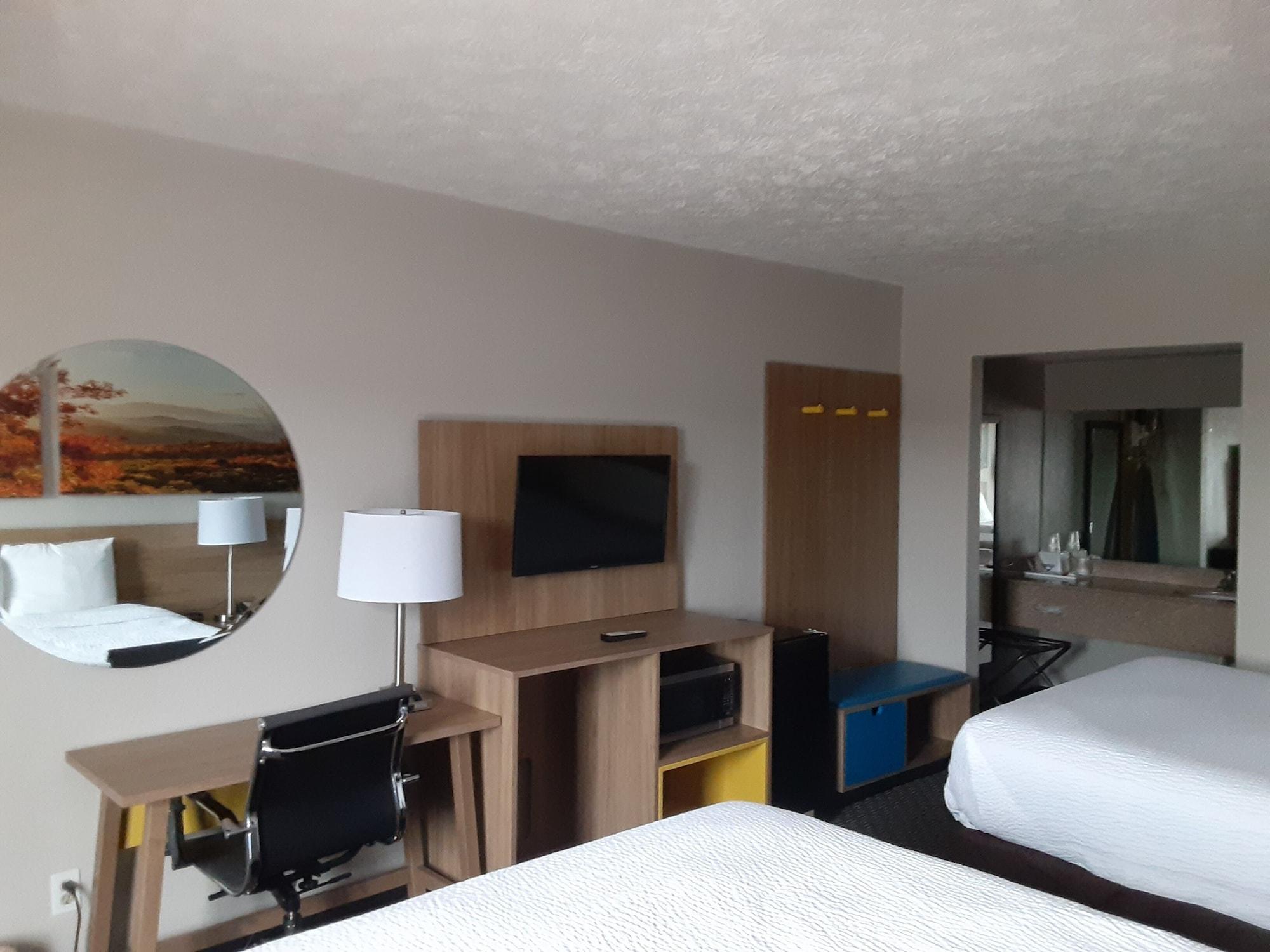 Days Inn By Wyndham Куквилл Экстерьер фото