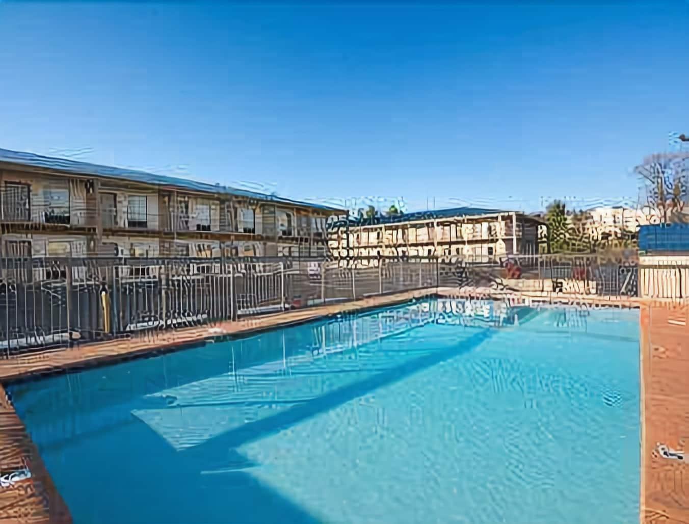 Days Inn By Wyndham Куквилл Экстерьер фото
