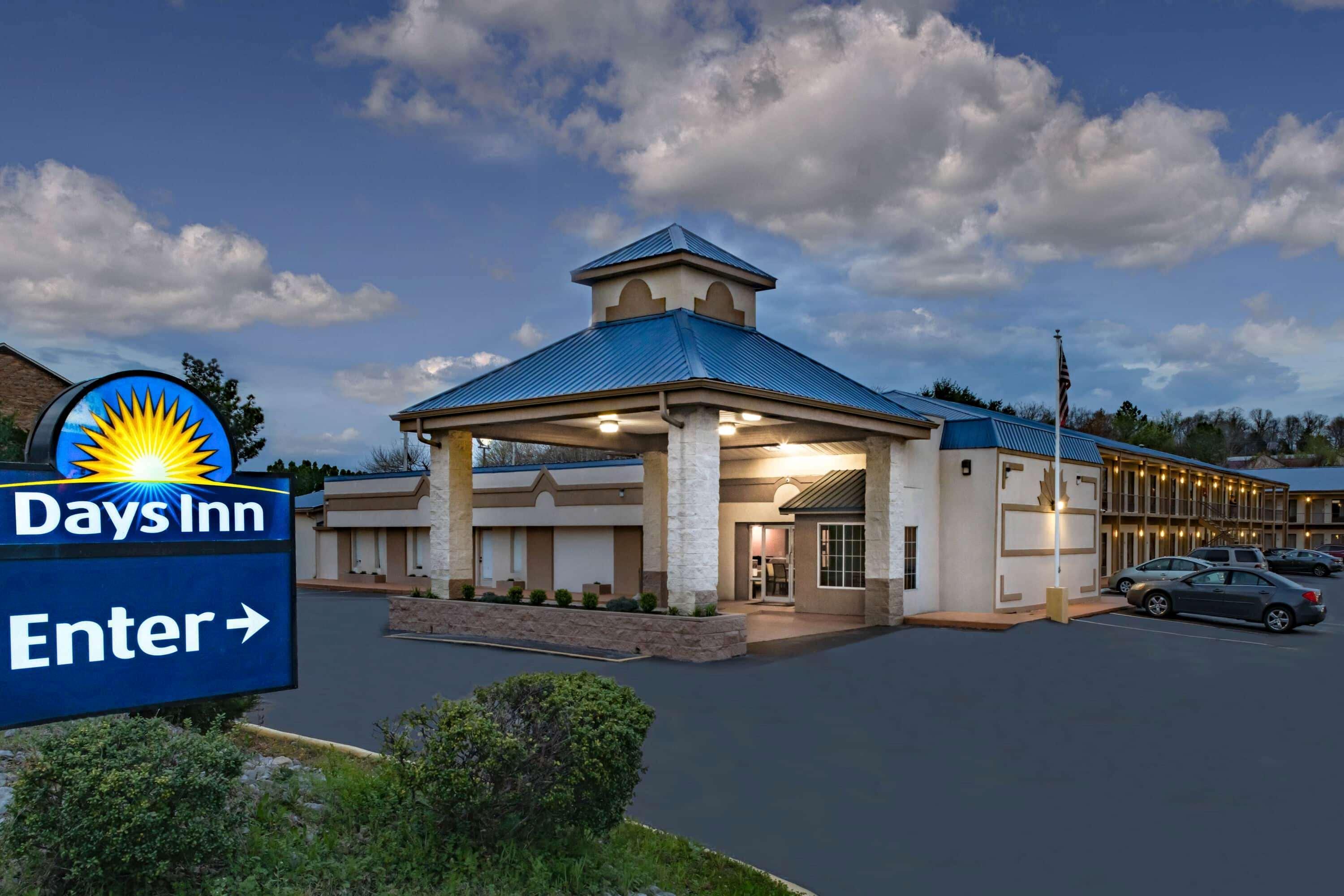 Days Inn By Wyndham Куквилл Экстерьер фото