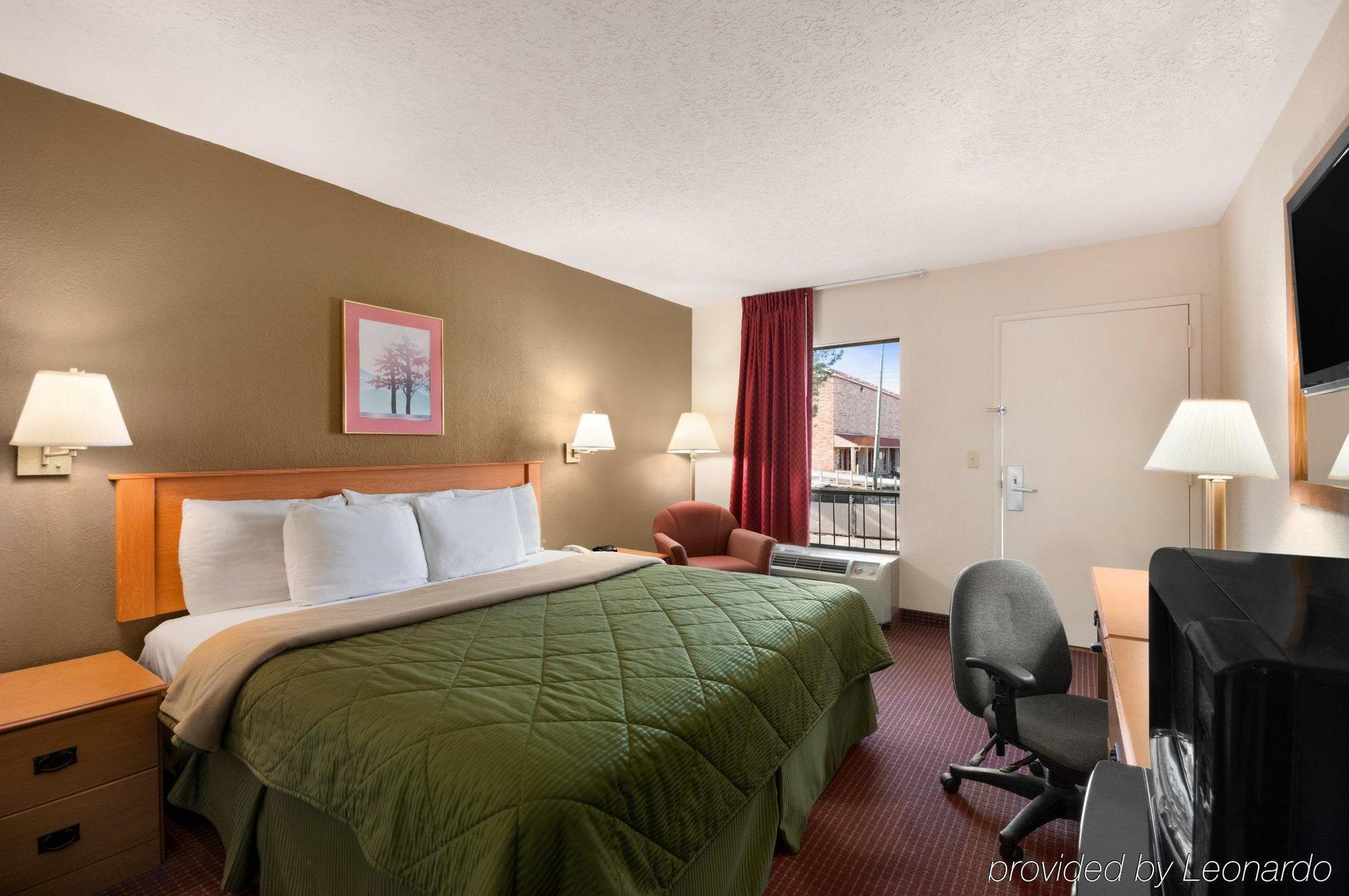 Days Inn By Wyndham Куквилл Экстерьер фото