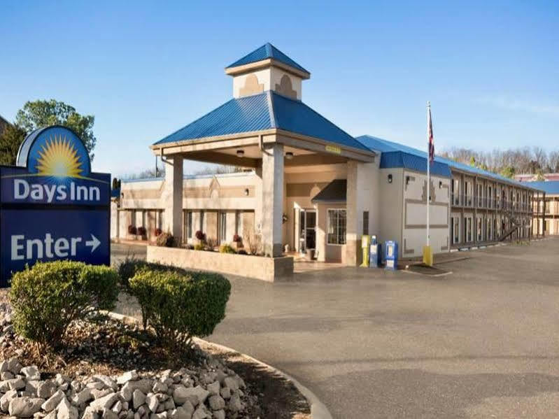 Days Inn By Wyndham Куквилл Экстерьер фото