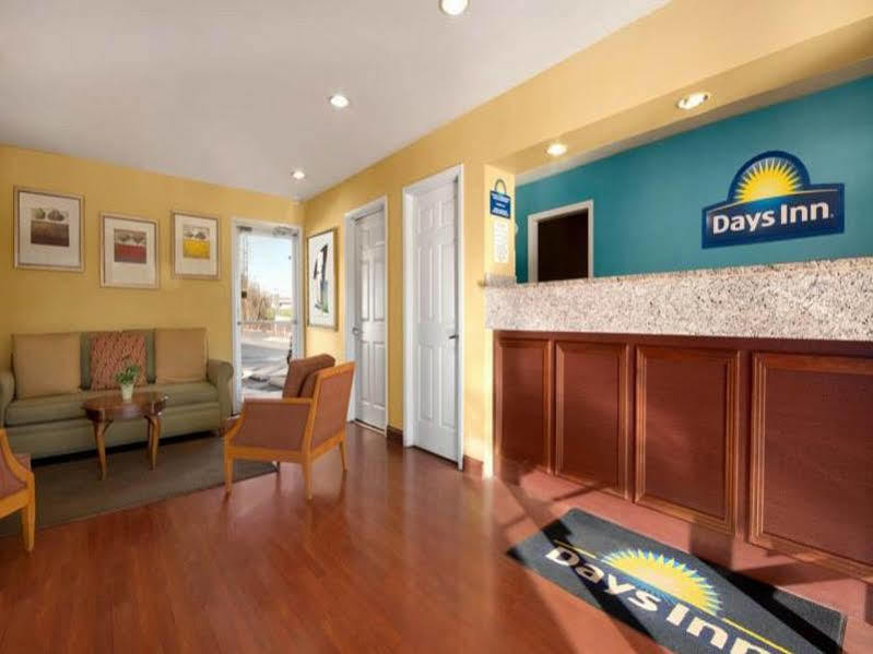 Days Inn By Wyndham Куквилл Экстерьер фото